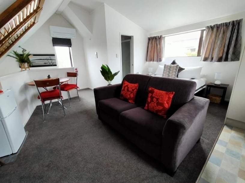 Studio On Golders - Two Minutes To The Lake And Quick Drive To Town! Appartamento Lago Lago Taupo Esterno foto