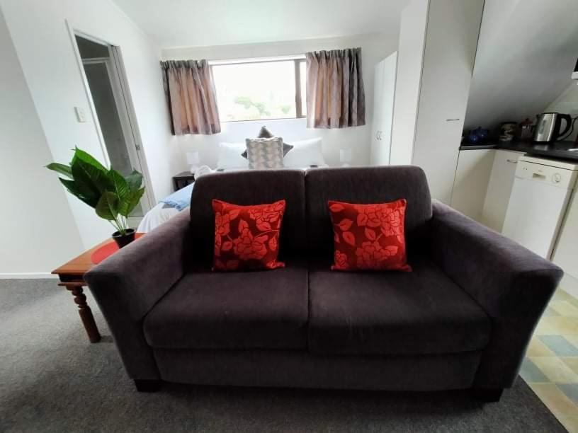 Studio On Golders - Two Minutes To The Lake And Quick Drive To Town! Appartamento Lago Lago Taupo Esterno foto