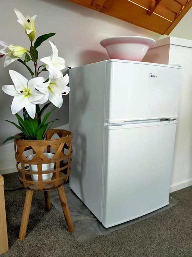 Studio On Golders - Two Minutes To The Lake And Quick Drive To Town! Appartamento Lago Lago Taupo Esterno foto